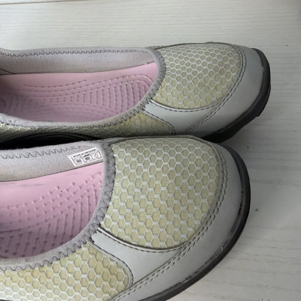 Crocs Duet Busy Day Light Grey Ballet Flats Slip On Comfort Shoe Size 9 Walking - Picture 2 of 8